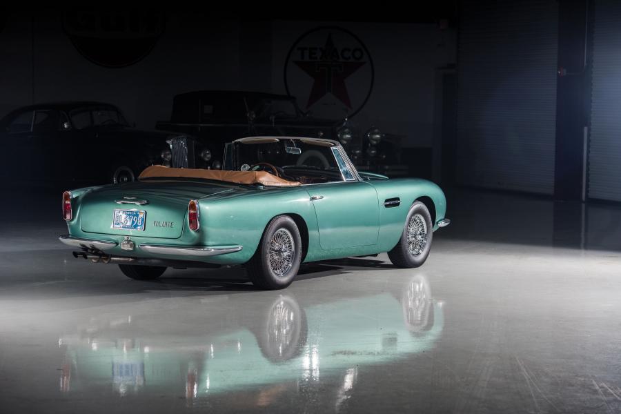  Aston Martin Volante 1965 года  (фото 2 из 35)